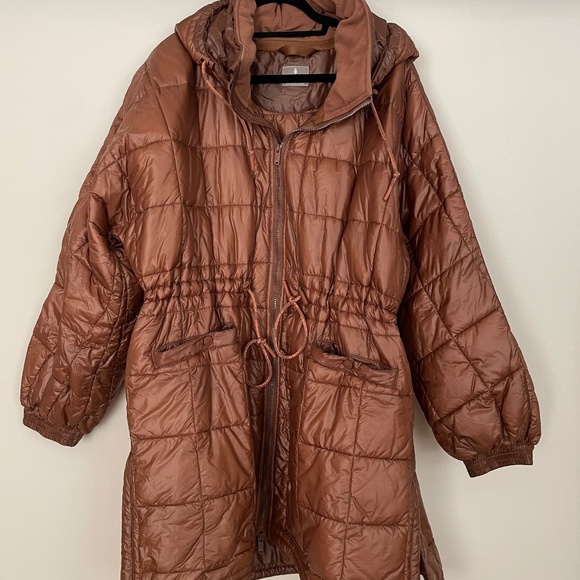 FREE PEOPLE Patricia Packable Poncho Puffer - Sz L Peruvian Walnut - Picture 1 of 3